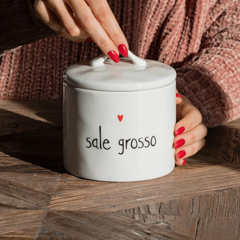 Barattolo con coperchio in gres bianco decorato con cuore e scritta “Sale grosso”
