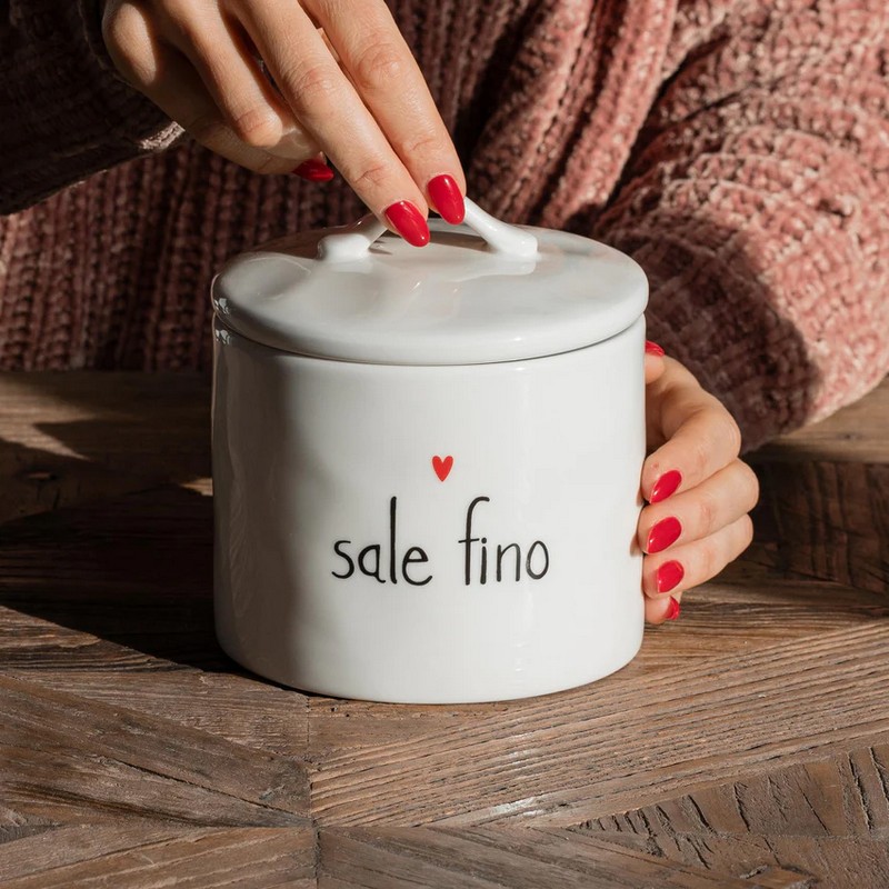 Barattolo con coperchio in gres bianco decorato con cuore e scritta “Sale fino”