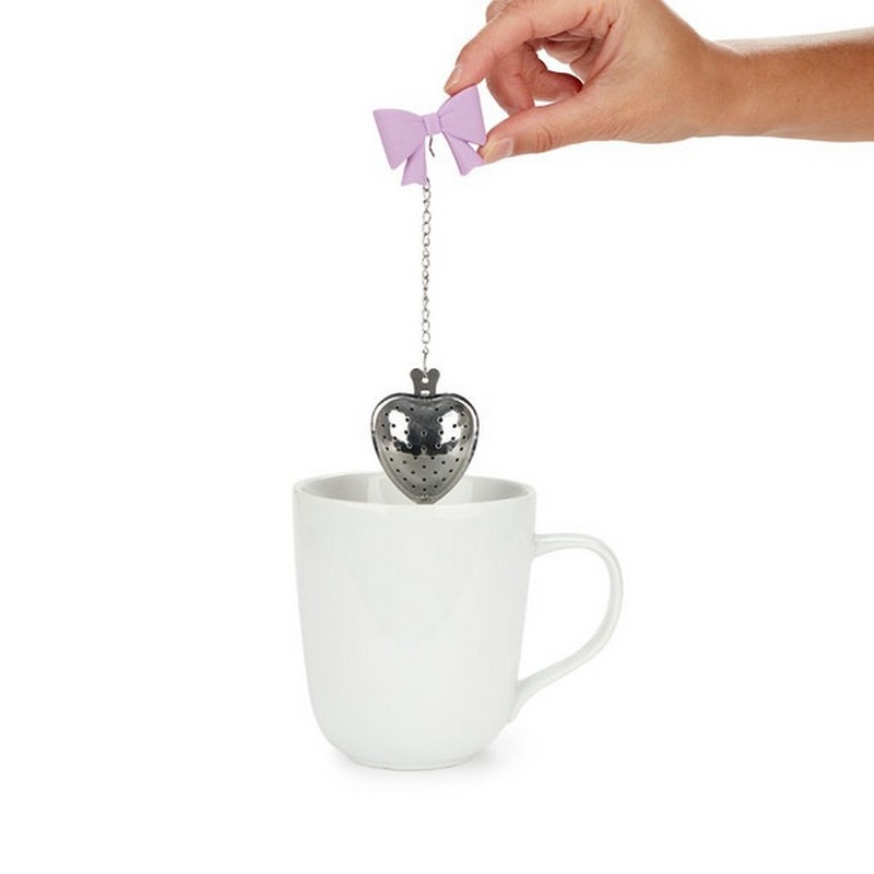 Infusore di tè e tisane a forma di cuore in acciaio inox con fiocco lilla in silicone da incastrare sul bordo della tazza