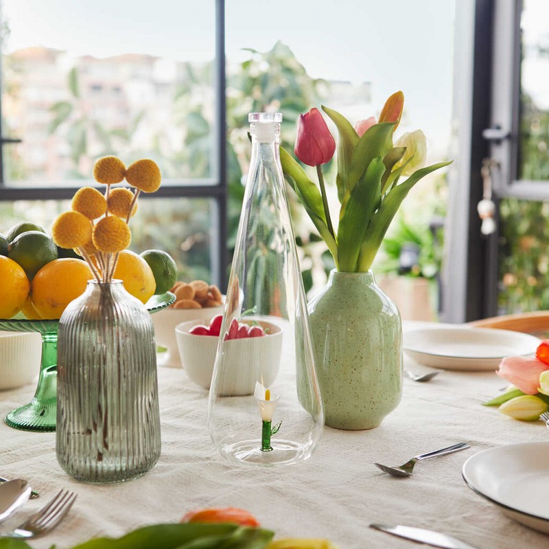 Bottiglia in vetro borosilicato con tappo e decoro interno fatto a mano a forma di fiore di calla