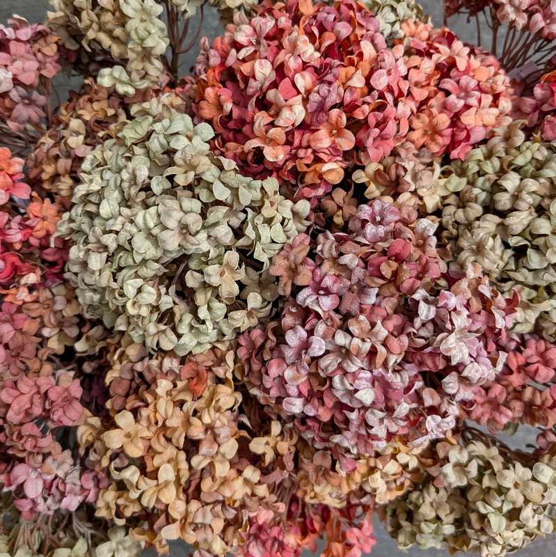 Ramo con fiore artificiale di ortensia color giallo antico