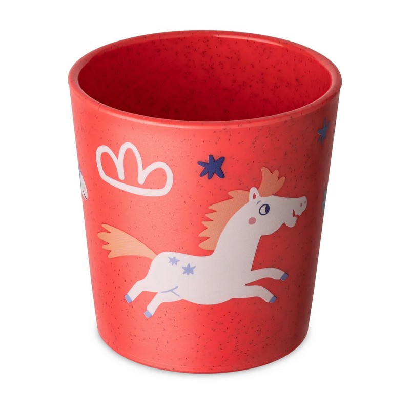 Bicchiere per bambini rosso corallo decorato con cavalli in bioplastica riciclabile, utilizzabile in lavastoviglie, microonde e freezer