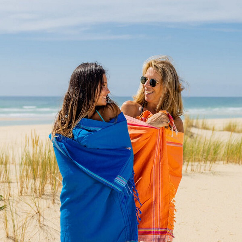 Telo mare in cotone kikoy del Kenya blu, utilizzabile anche come asciugamano e sarong 