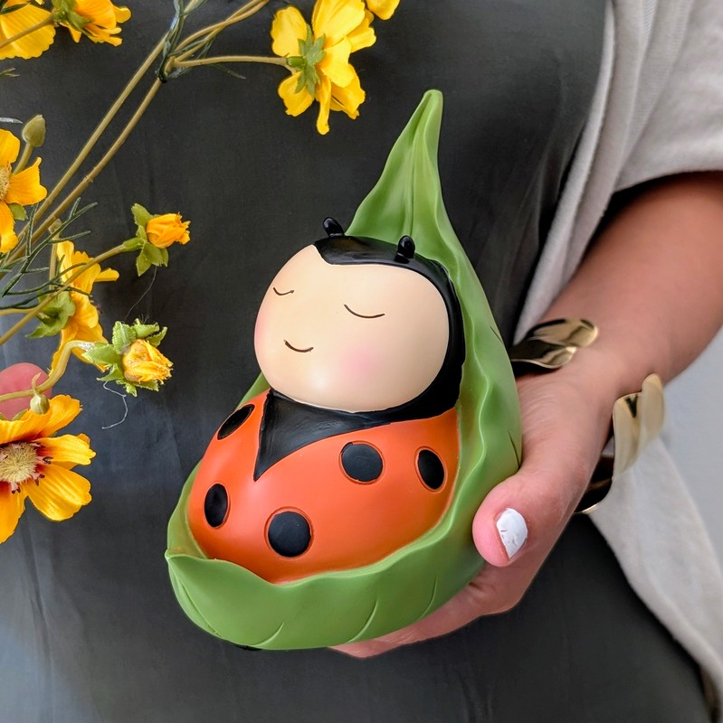 Lampada a forma di coccinella ricaricabile con USB