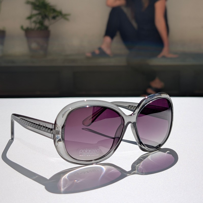 Occhiale da sole polarizzato butterfly grigio con inserti metallici