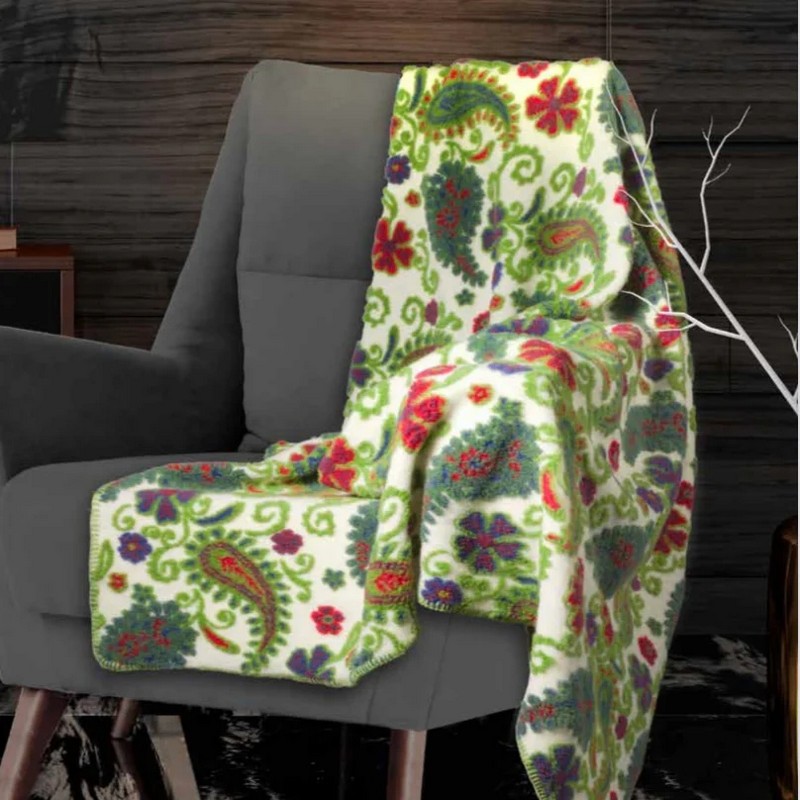 Coperta in lana cotta 130 x 160 cm con decoro cachemire verde e bianco, fatta in Italia con lana italiana ecosostenibile