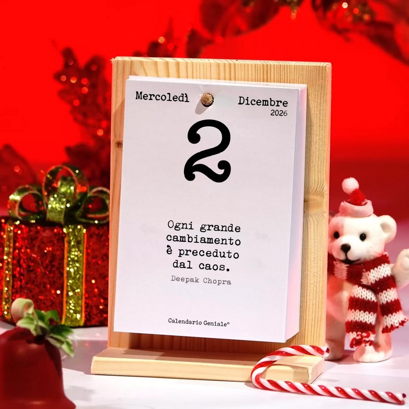 Calendario geniale 2026 con supporto in legno di abete, il calendario giornaliero con una frase motivazionale al giorno e tanti bonus digitali