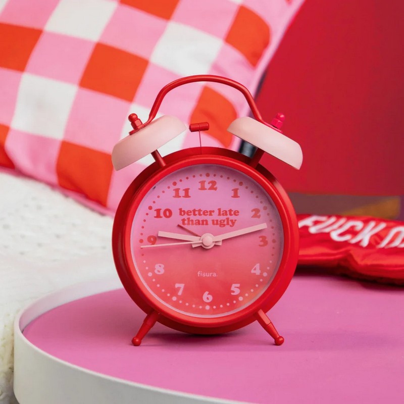Orologio sveglia retrò analogica fucsia decorata con scritta “Better late than ugly” con luce LED per leggere l'ora al buio