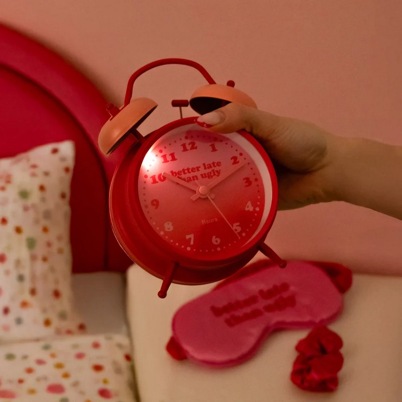 Orologio sveglia retrò analogica fucsia decorata con scritta “Better late than ugly” con luce LED per leggere l'ora al buio
