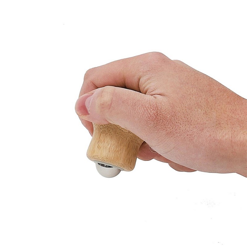 Rullo massaggia viso con manico in bambù con sfera in acciaio