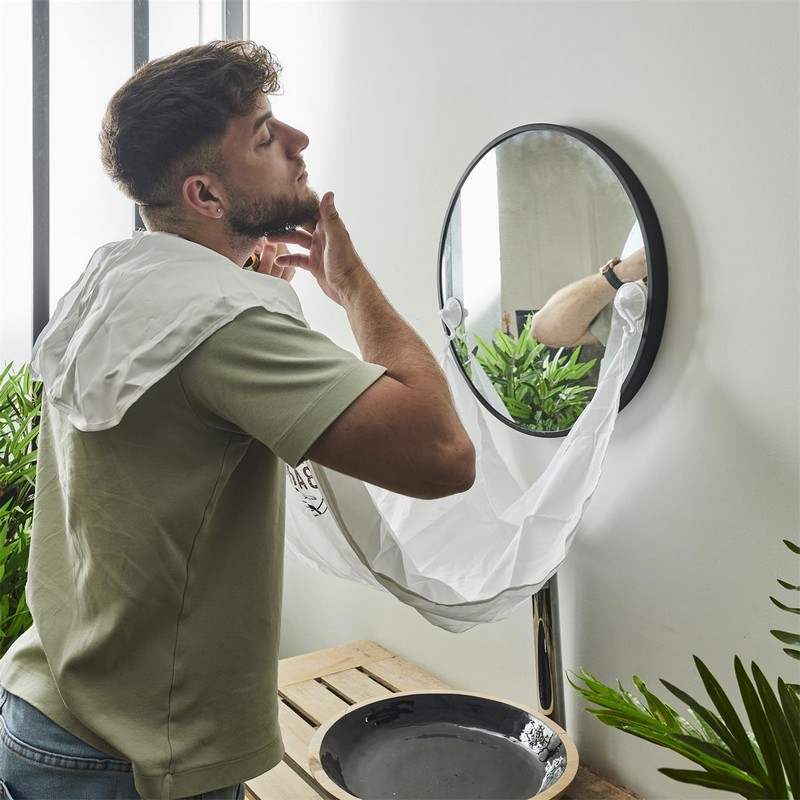 Bavaglia per barba bianca con ventose