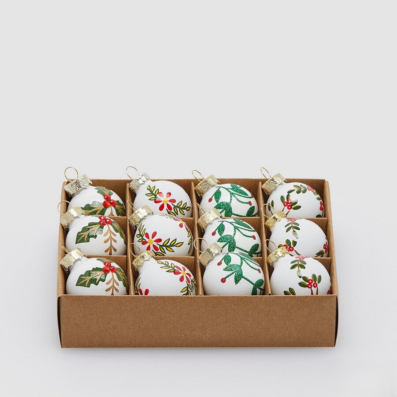 Set 12 palline di Natale bianche con decori di agrifoglio misti, ideale per arricchire i tuoi addobbi per albero di Natale
