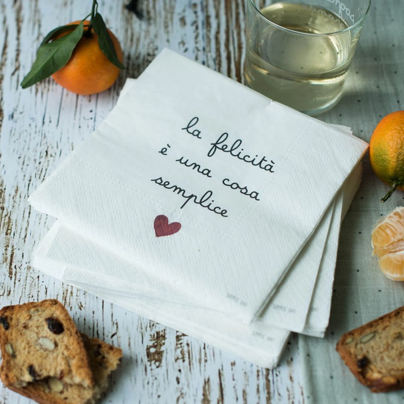 Set 20 tovaglioli di carta decorati con scritta “La felicità è una cosa semplice” e cuore