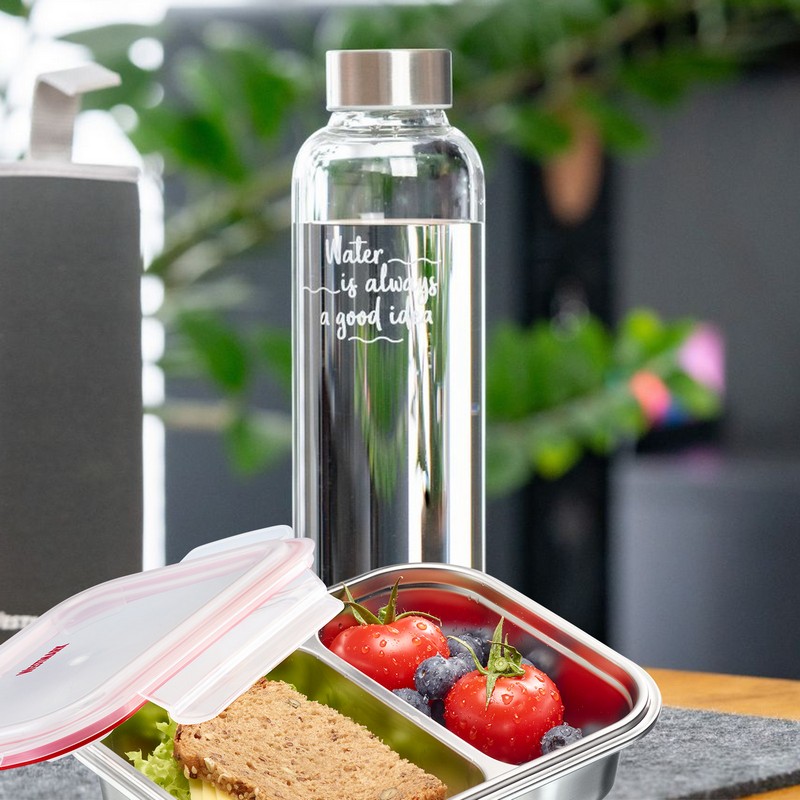 Contenitore in acciaio inox con coperchio ermetico e 2 scomparti da 450 e 280 ml, adatto all'utilizzo in microonde (senza coperchio)