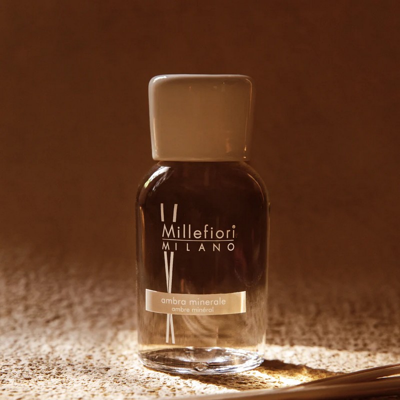 Diffusore di fragranza Millefiori Ambra Naturale da 100 ml con bastoncini