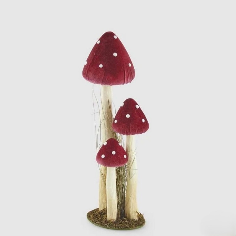 Trio di funghi decorativi in velluto da appoggio su base con muschio ed erba, ideale per il tuo home decor autunnale