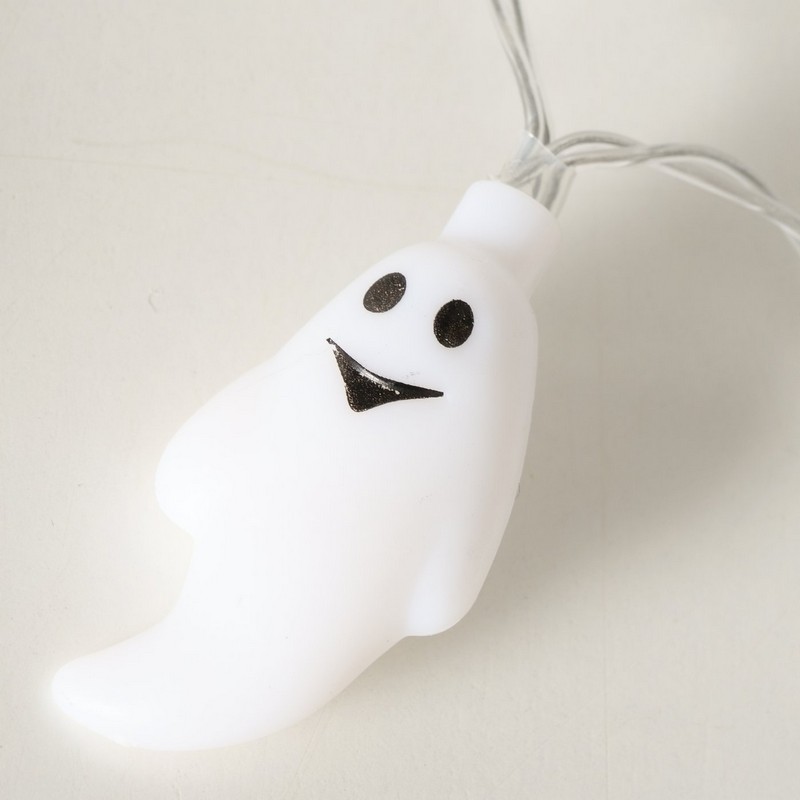 Filo di luci con fantasmi, perfetto per illuminare la notte di Halloween