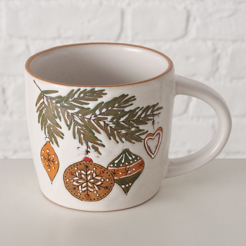 Tazza mug in gres decorata con palline di Natale su ramo di pino, dipinta a mano, una perfetta idea regalo di Natale