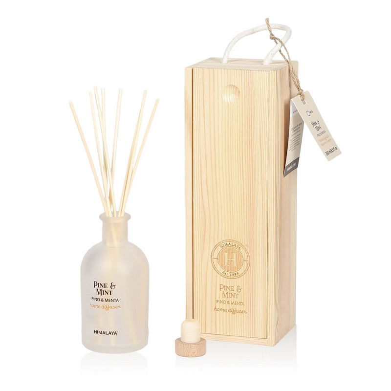Diffusore di fragranza con bastoncini e 250 ml di profumo Pino e menta in barattolo opaco, il tutto contenuto in un cofanetto di legno