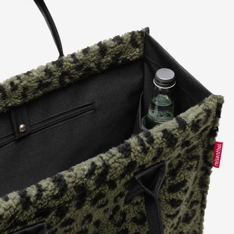 Borsa shopper leopardata verde in tessuto bouclé adatta a spesa, viaggi, escursioni e spiaggia, con chiusura a zip