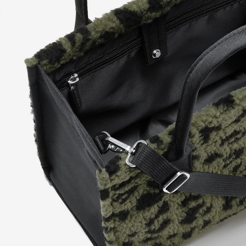 Borsa shopper XS leopardata verde in tessuto bouclé