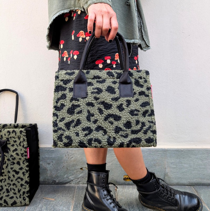 Borsa shopper XS leopardata verde in tessuto bouclé - una perfetta idea regalo donna, mamma o amica