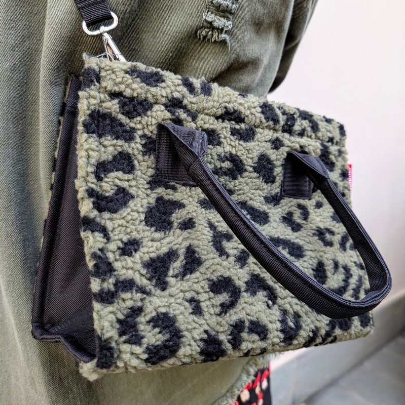 Borsa shopper XS leopardata verde in tessuto bouclé - una perfetta idea regalo donna, mamma o amica