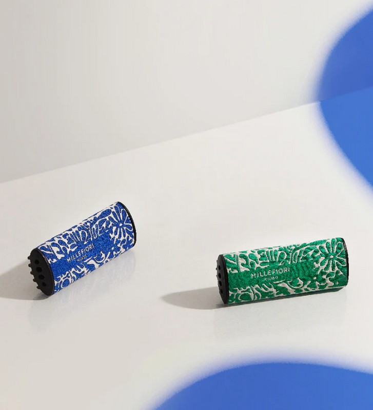 Profumatore per auto Millefiori Icon Textile con essenza Lime & vetiver e scocca in tessuto con motivo verde e bianco