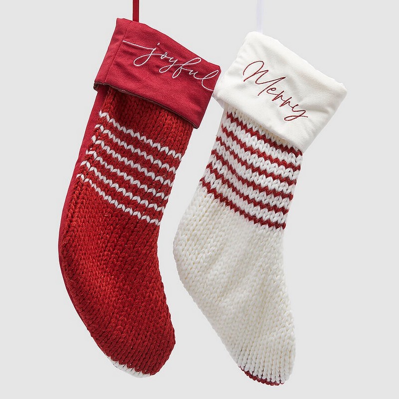 Calza della Befana in maglia bianca con scritta “Merry”
