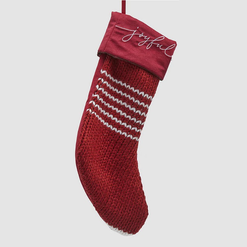 Calza della Befana in maglia rossa con scritta “Joyful