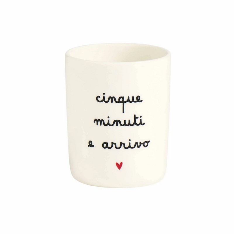 Portacosmetici in gres bianco decorato con cuore e scritta “Cinque minuti e arrivo”
