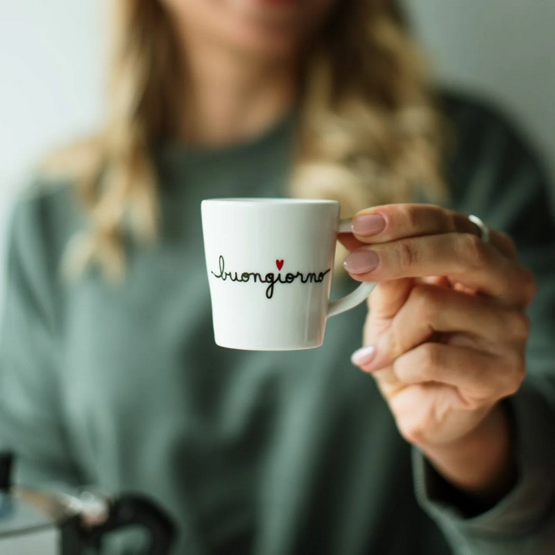 Set 2 tazzine da espresso in gres con decoro “Buongiorno” e cuore rosso