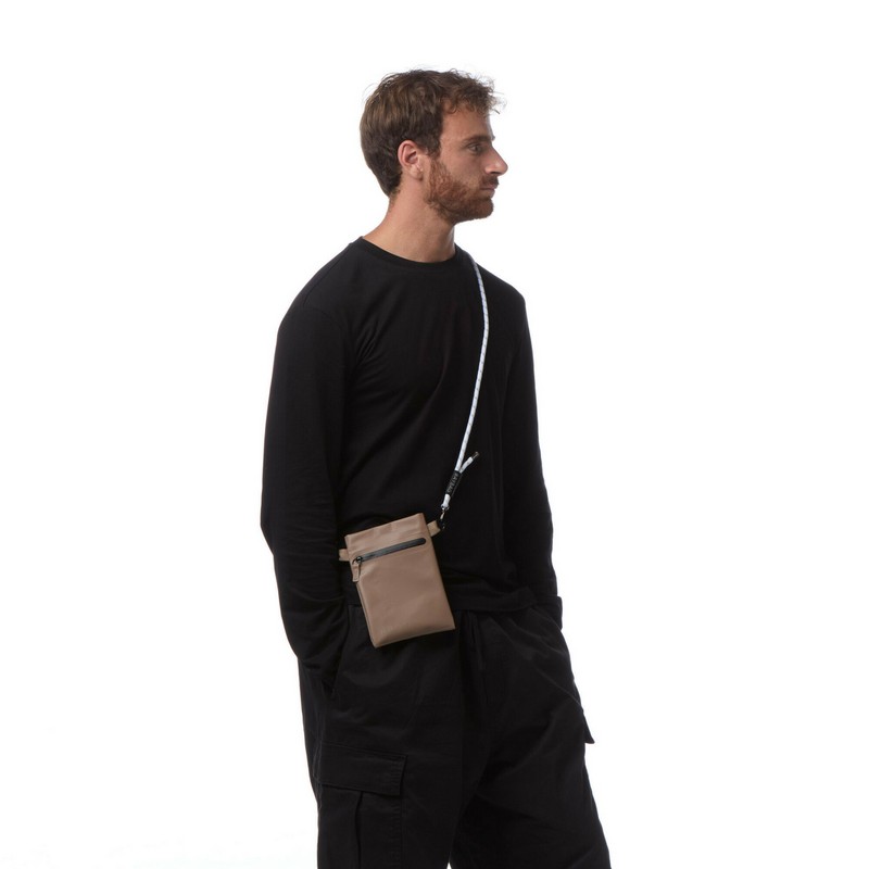 Borsa a tracolla unisex impermeabile color marrone nocciola, perfetta per portare cellulare, occhiali, portafogli ecc. - un'utilissima idea regalo donna e uomo 