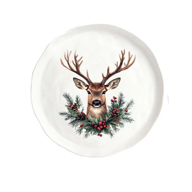 Set 2 piatti piani natalizi decorati con cervo e agrifoglio realizzati in gres, perfetti come idea regalo di Natale