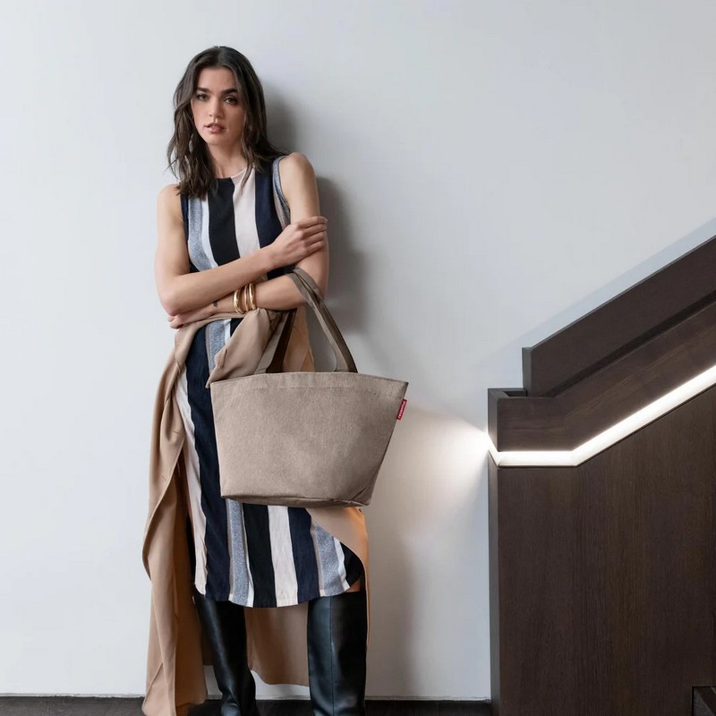 Borsa da shopping marrone caffè a spina di pesce con chiusura zip e manici, un'utilissima idea regalo donna o mamma