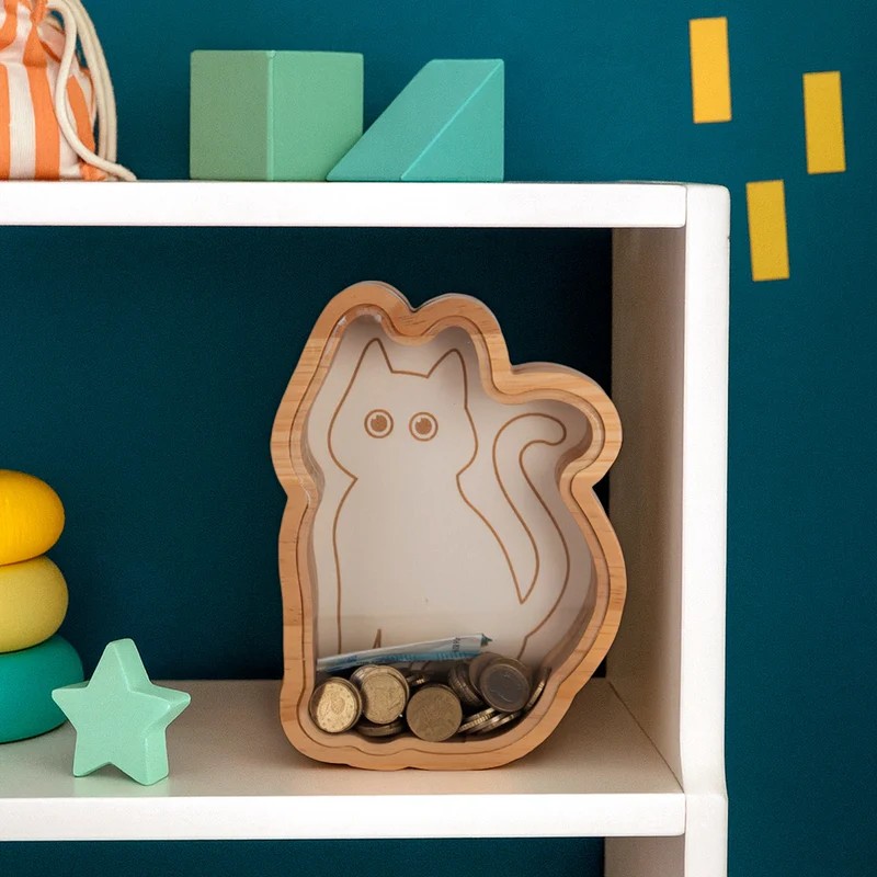 Salvadanaio trasparente in legno a forma di gatto con apertura facile, ideale per regali originali e divertenti