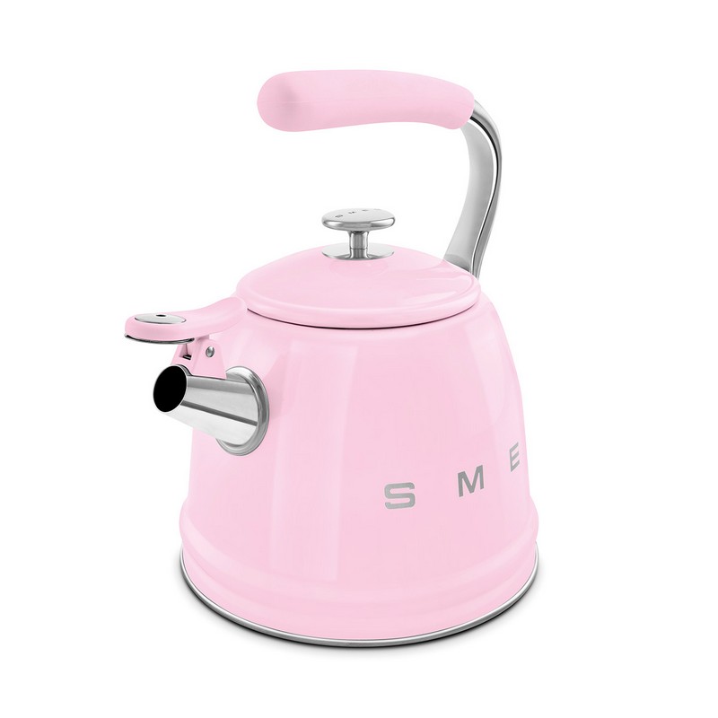 Bollitore a fischio rosa Smeg adatto a tutti i tipi di piani cottura, inclusa l’induzione, per un'idea regalo di Natale di pregio
