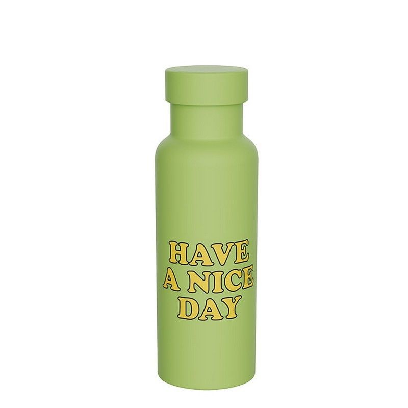 Borraccia termica in acciaio inox da 500 ml con decoro in rilievo rappresentante Snoopy con fiori che corre su fondo verde con scritta “Have a nice day”