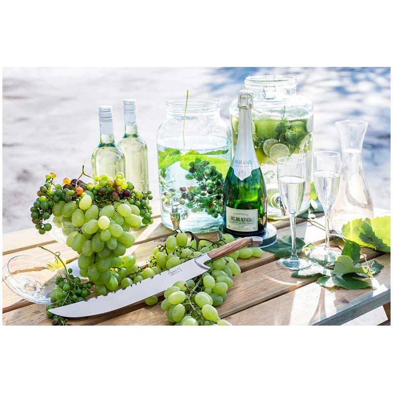 Sciabola per aprire lo champagne come un vero sommelier con manico in legno di ulivo presentata in un elegante cofanetto nero, ideale per i tuoi regali per appassionati di vino