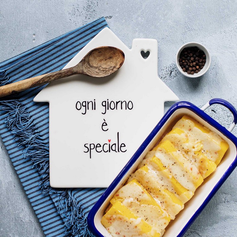 Sottopentola in ceramica a forma di casetta con scritta “Ogni giorno è speciale” e retro antiscivolo, una bellissima idea regalo per ogni occasione