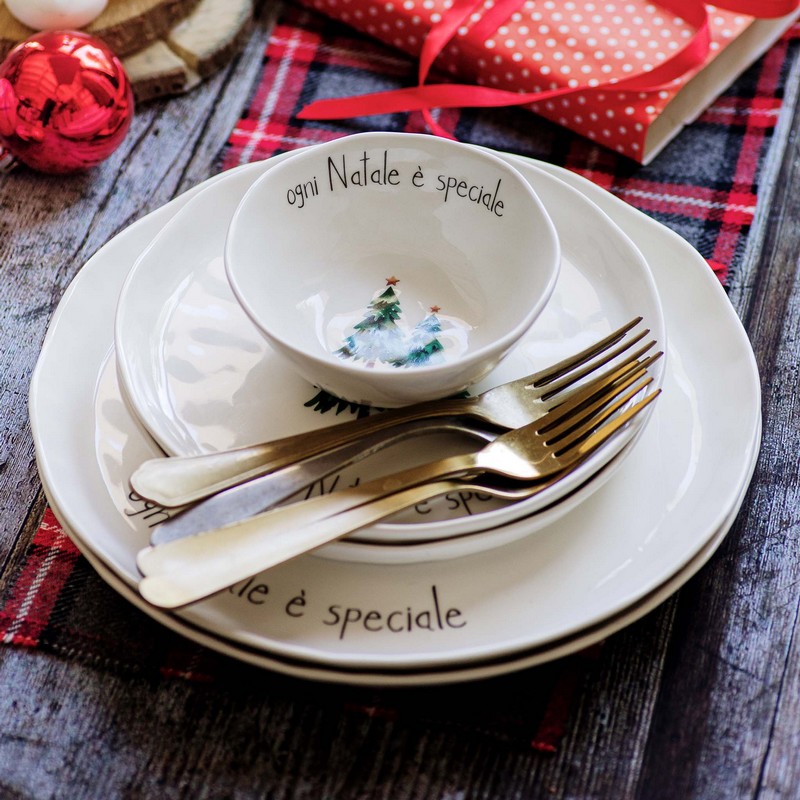 Set 2 coppette in ceramica decorate con alberi e scritta “Ogni Natale è speciale”, perfetta come idea regalo di Natale, utilizzabile in lavastoviglie e microonde