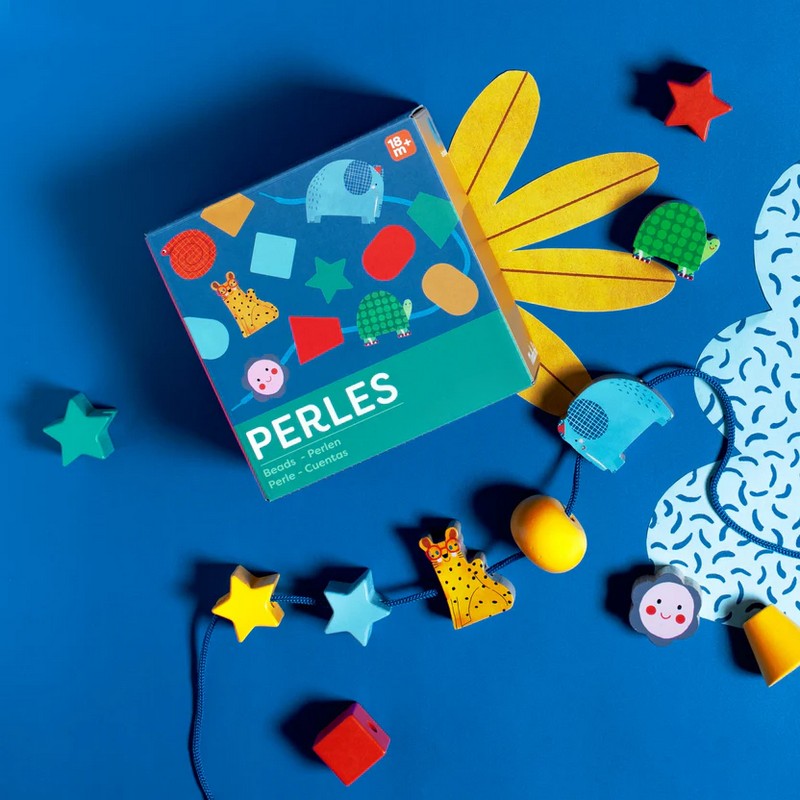 Gioco con perline e animali in legno da infilare e sfilare, per un'originale idea regalo per bambini!