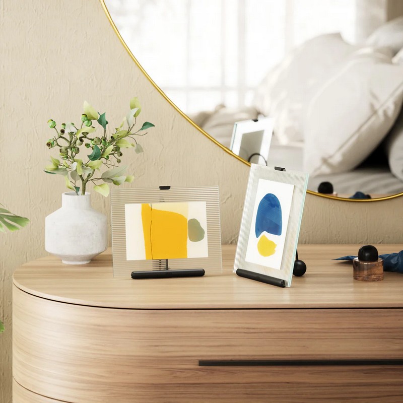 Portafoto utilizzabile sia in verticale che in orizzontale in vetro a righe per foto 10 x 15 cm, perfetto come idea regalo per la casa