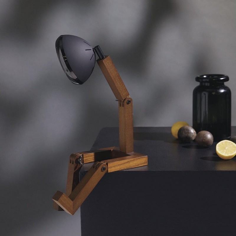 Lampada da tavolo Mr. Wattson in legno flessibile, una fantastica idea regalo per la casa