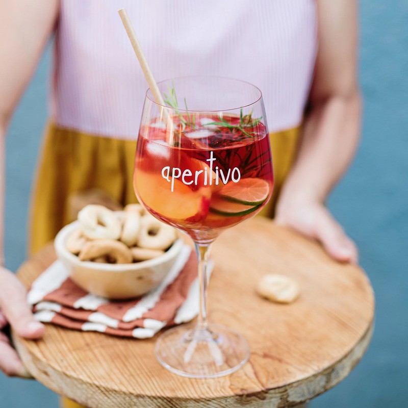 Set 2 calici in vetro decorati con scritta “Aperitivo” da 82 cl ciascuno, perfetto come idea regalo per amici