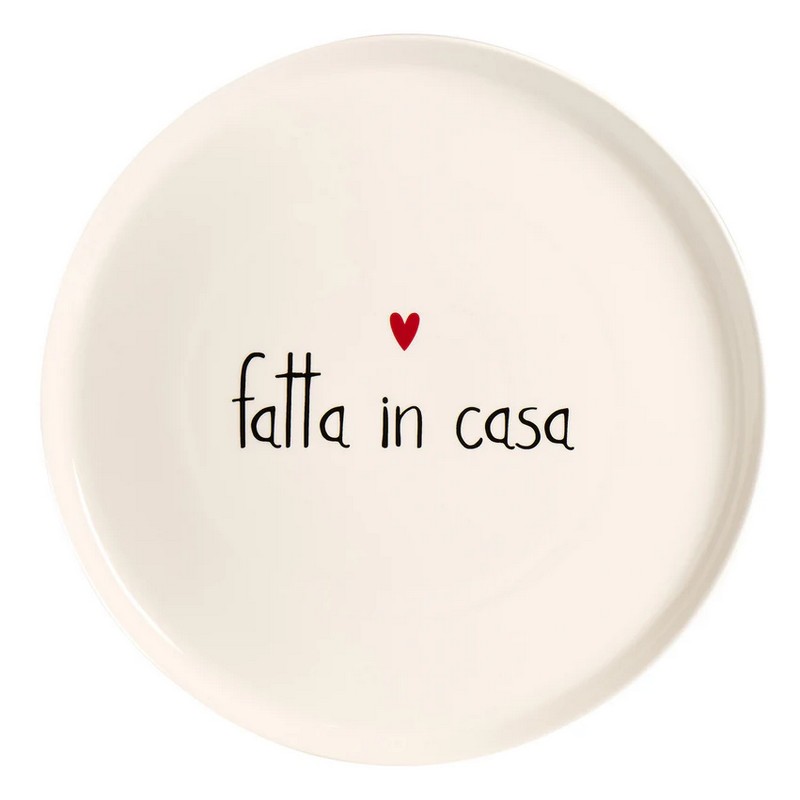 Alzata per dolci e torte in ceramica bianca decorata con scritta “Fatta in casa”, con cuore rosso e bordo rialzato, ideale come regalo per appassionati di dolci