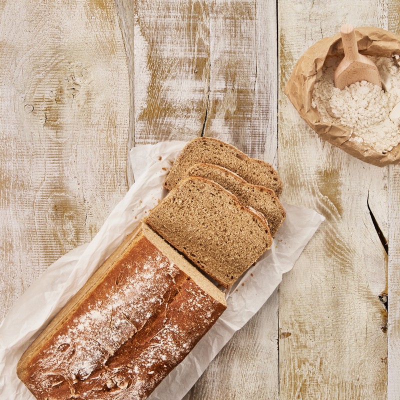 Portapane in latta bianca con coperchio in legno di bambù, ideale per la conservazione del pane e tanti altri alimenti