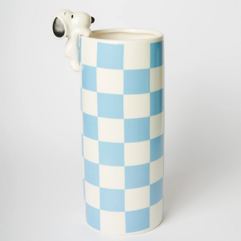 Vaso con Snoopy a quadri bianchi e azzurri in ceramica con scritta “Love is in bloom”