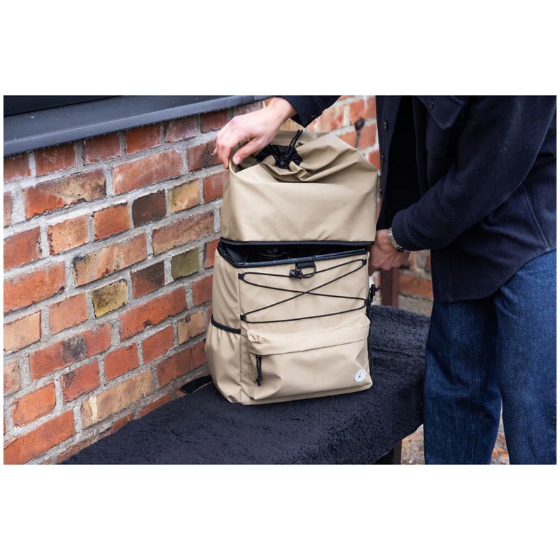 Zaino termico color sabbia da 21 litri diviso in due sezioni, include ice pack