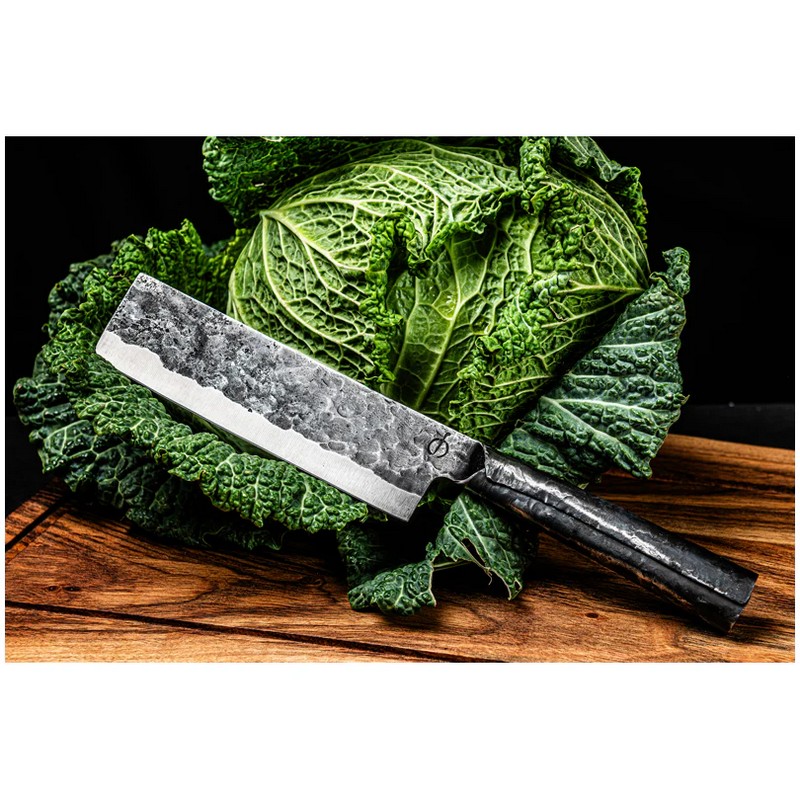 Coltello per verdure forgiato e martellato a mano contenuto in un elegante cofanetto di legno, una fantastica idea regalo uomo